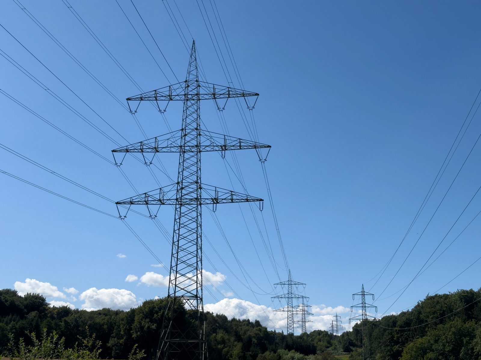 Zakaj so napredni energetski sistemi več in ena sama naprava ni več dovolj
